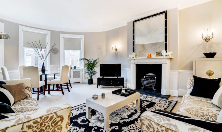 Flat for sale in Sloane Court West, Chelsea London SW3